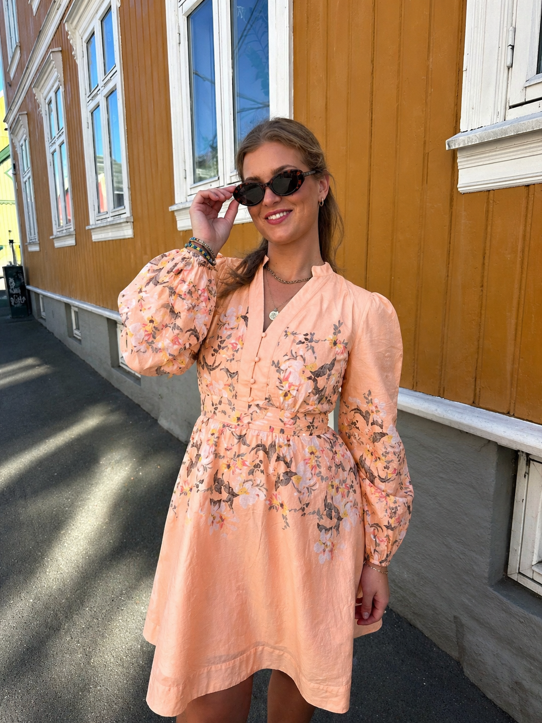 VIZANILA Short Dress - Peach Parfait